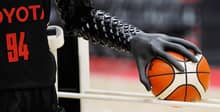 Японского робота научили вести баскетбольный мяч по правилам
