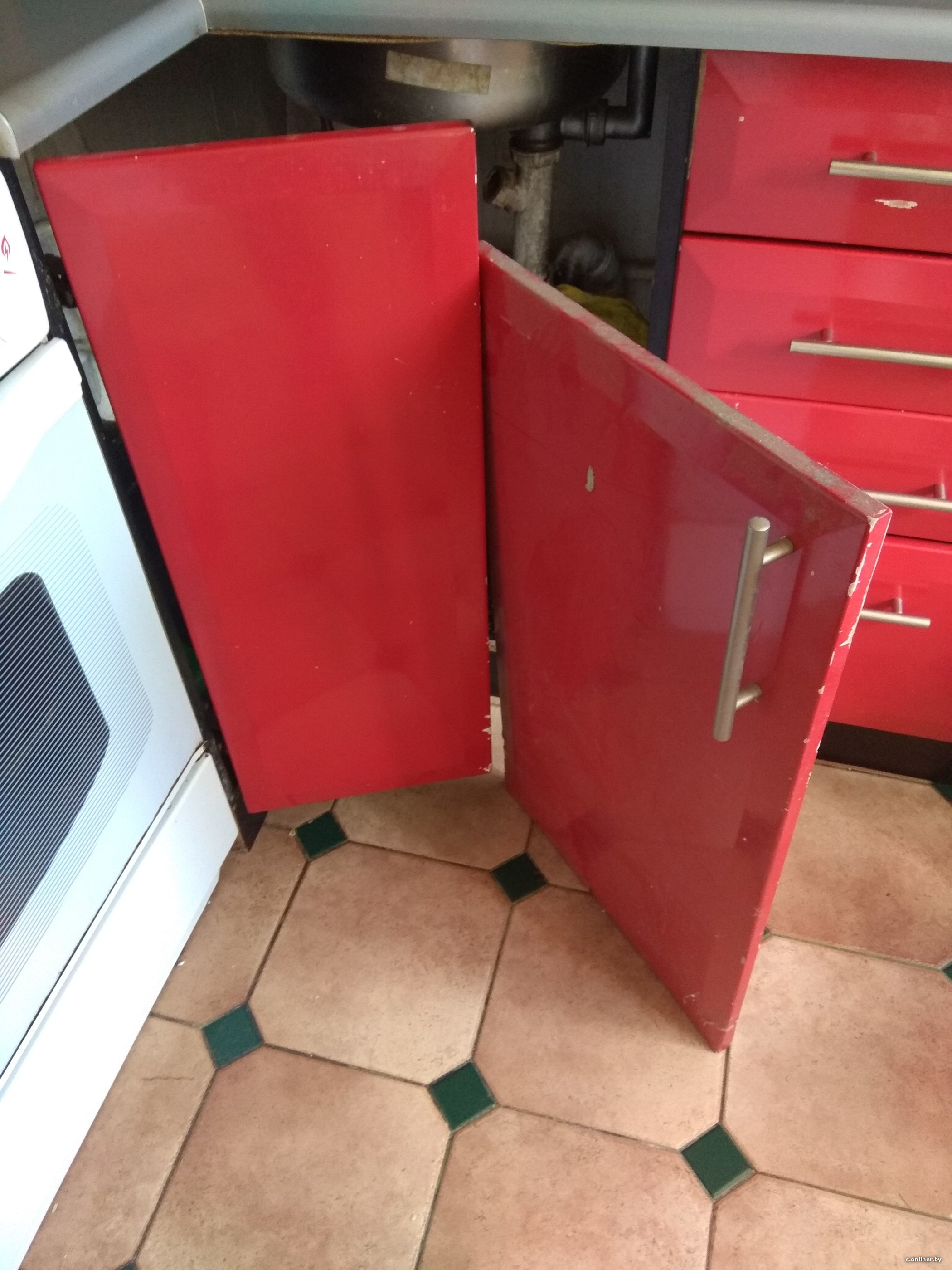 Отвалилась дверца кухонного шкафа