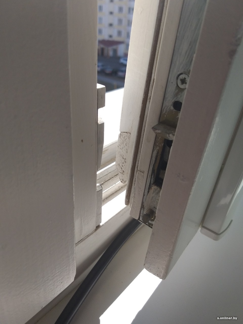 Монтаж защелки балконной двери