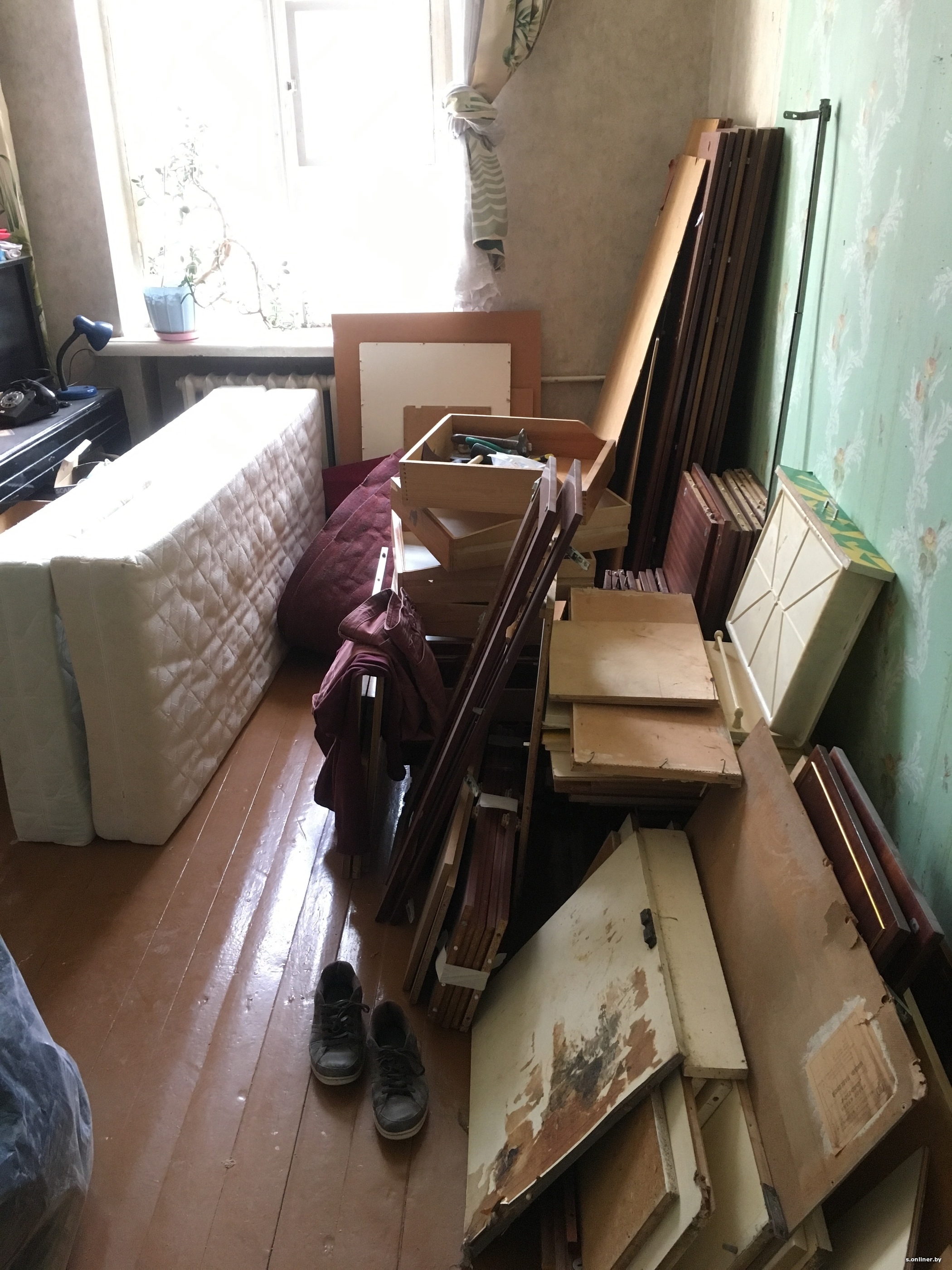 Вывезти мебель из луганска